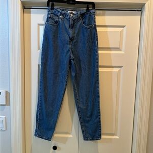 Women’s Levi’s high loose taper size 27 x 29
